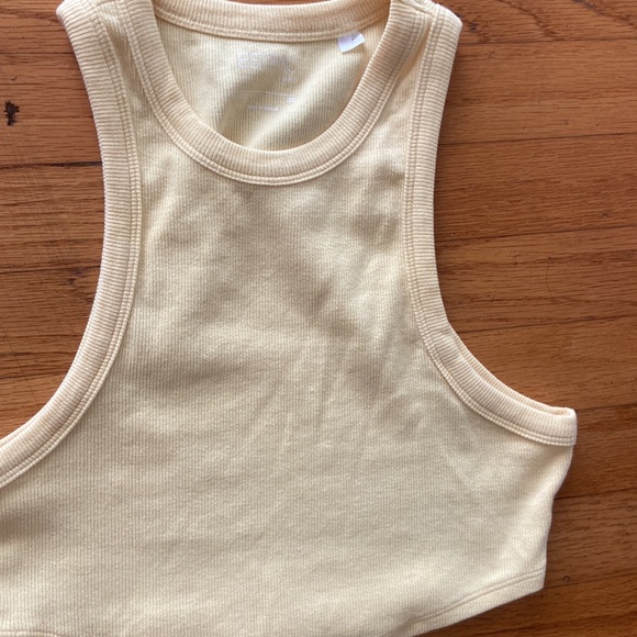 Two tanks - Picture 3 of 3